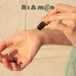 Dưỡng da bằng tinh dầu RiAmon