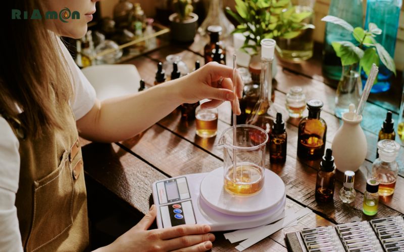 Cách sử dụng tinh dầu hương nhu một cách hiệu quả